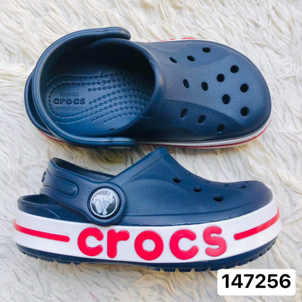 147256 Crocs