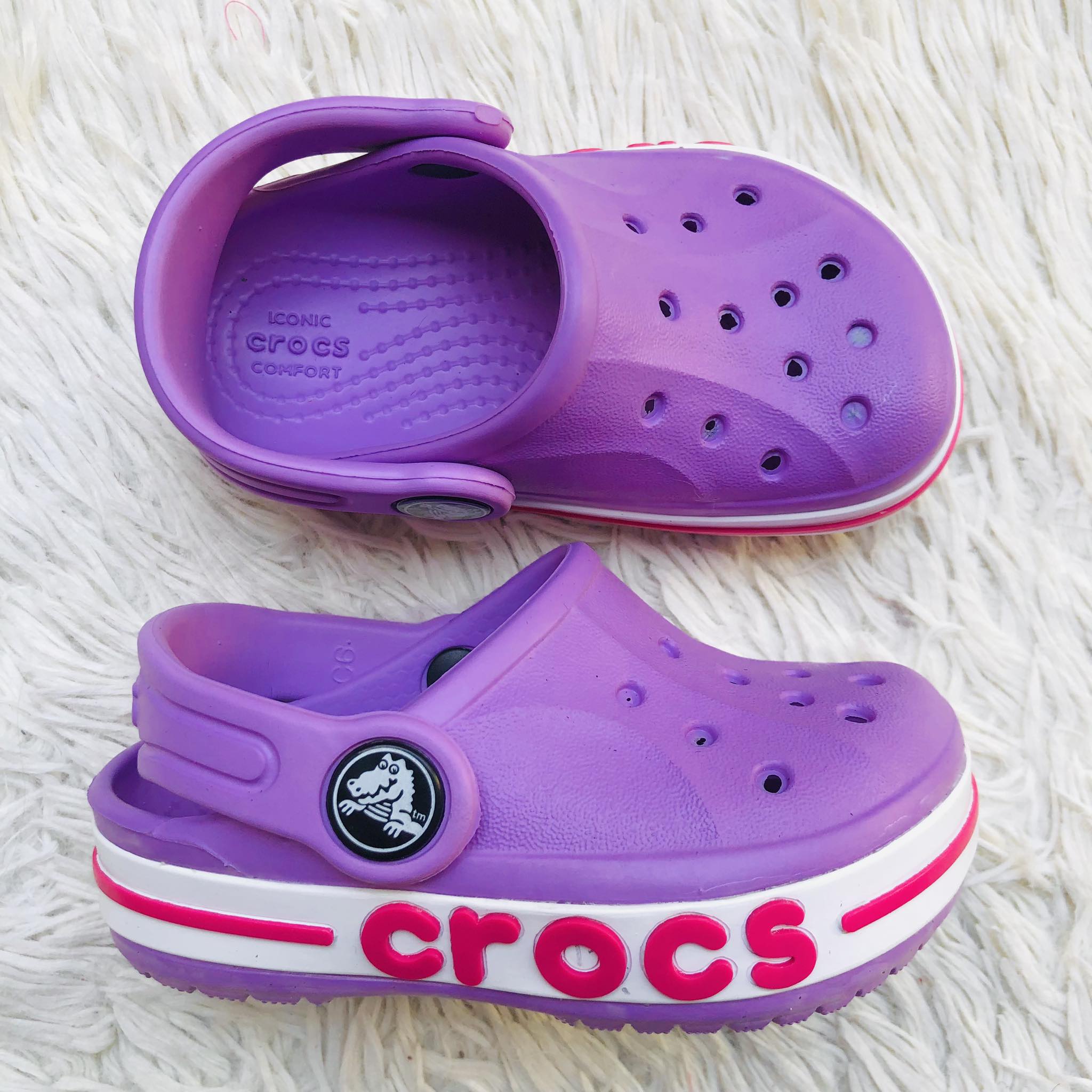147260 Crocs