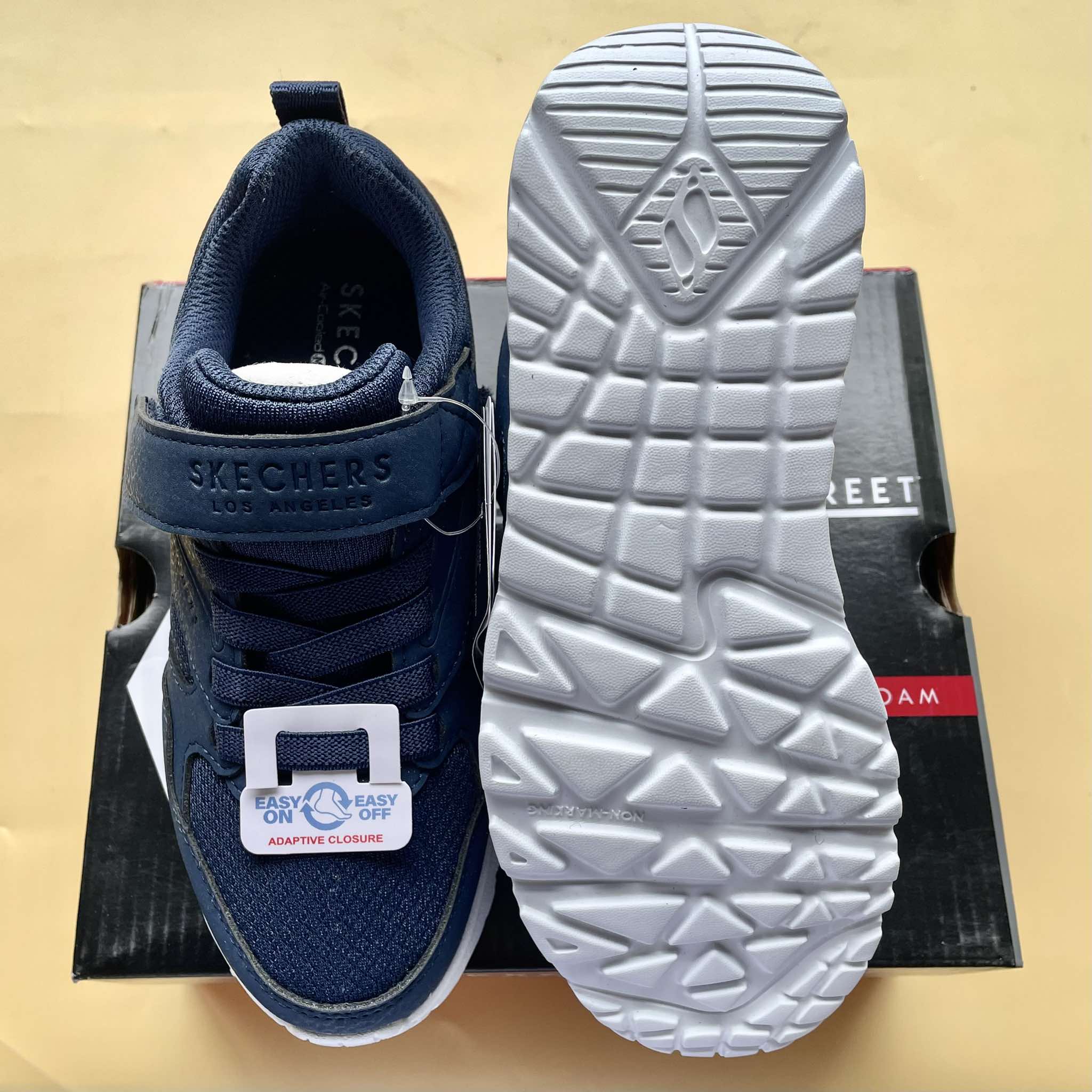 173099 Skchers