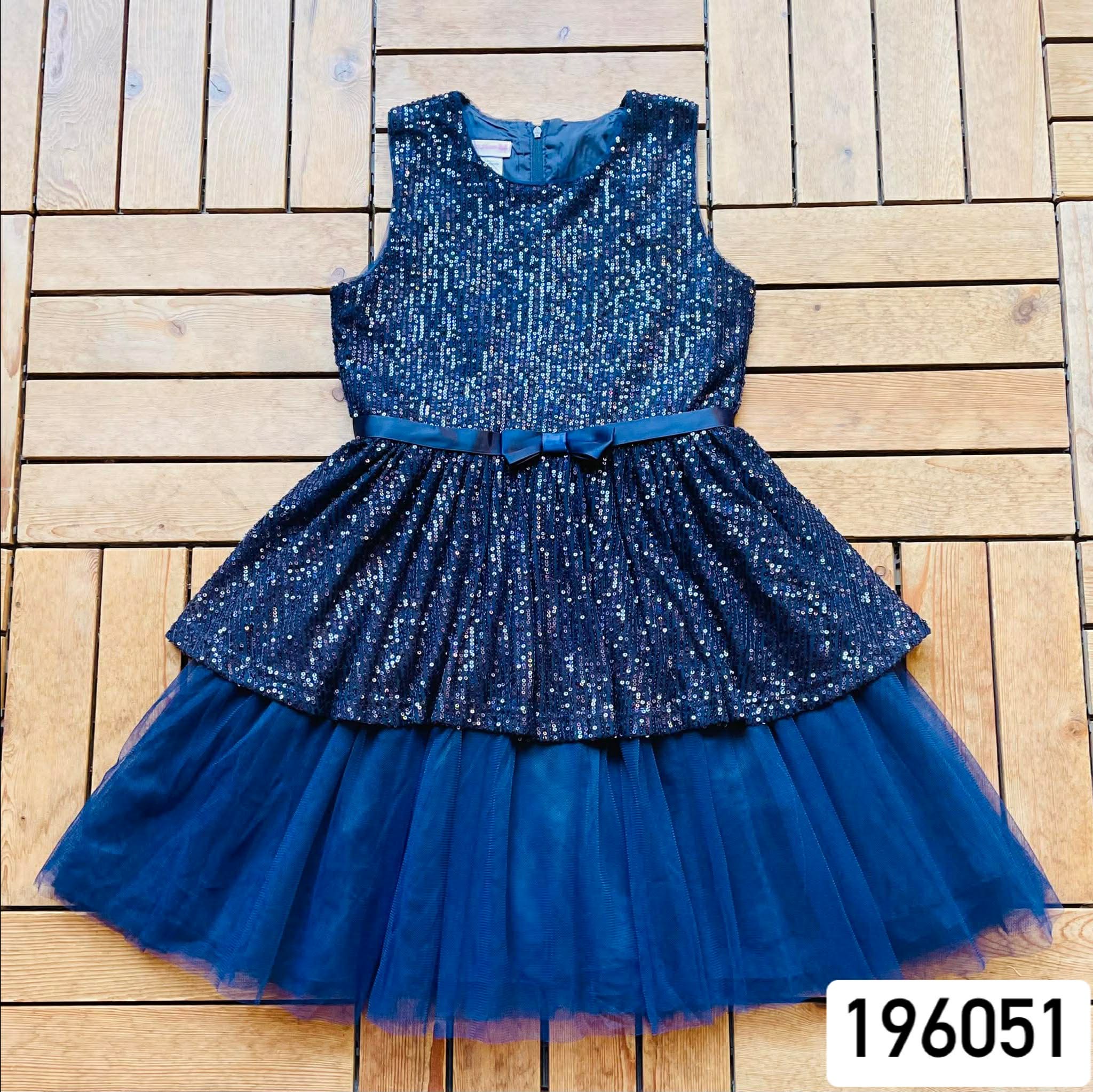 196051 Bonnie J – Samantha's Closet PH